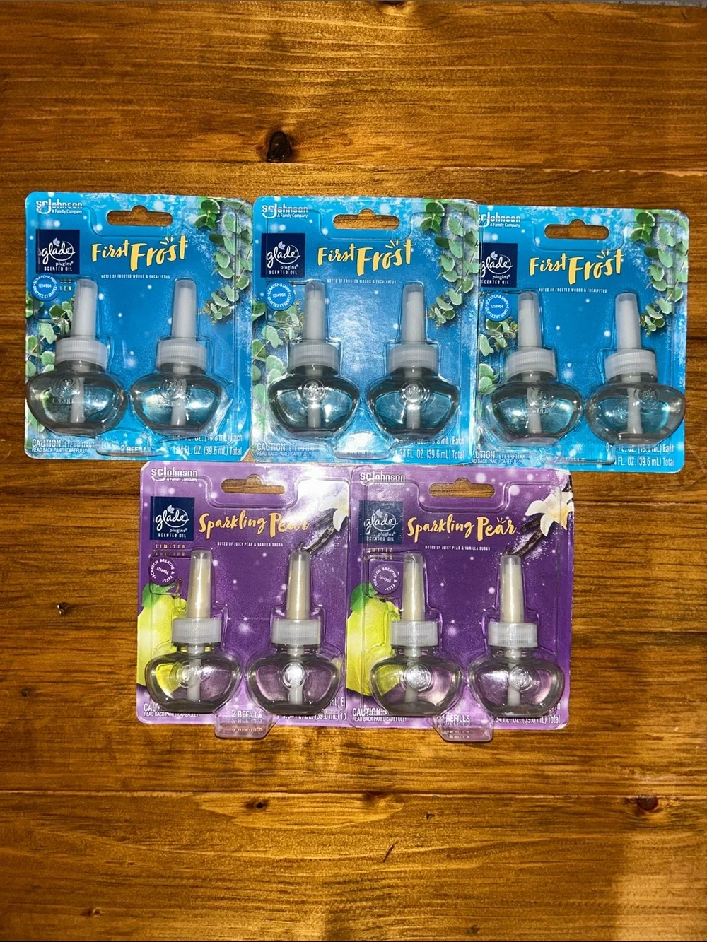 NEW- Glade PlugIns (First Frost/Sparkling Pear) 2 Pack Refills Air Freshener